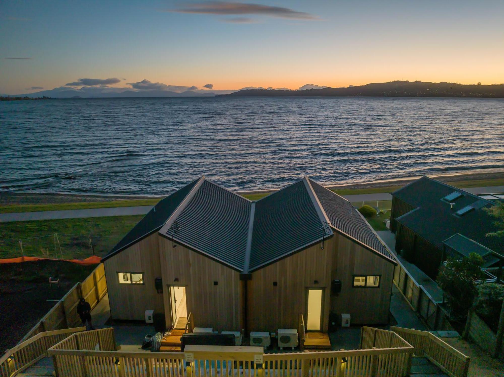 Brand New Lake Front Homes Spa Pool Taupo Exterior foto